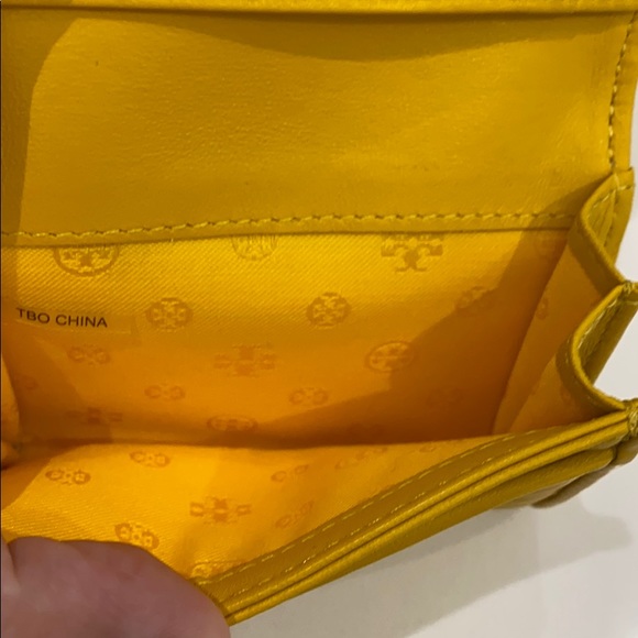 Tory Burch Small Wallet - Picture 5 of 6